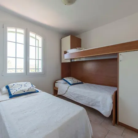 4 Seasons Apartment